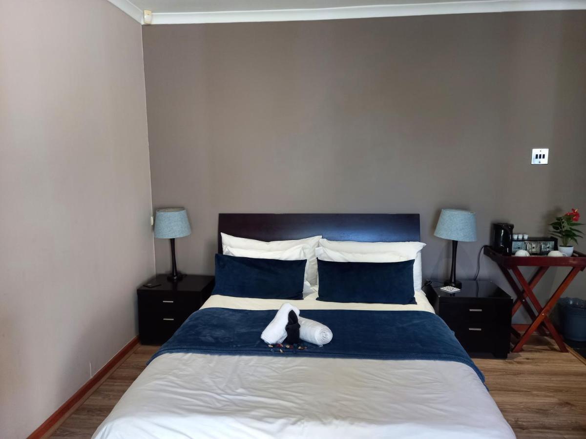 Mandalay Beach Guest House Bloubergstrand Exteriör bild